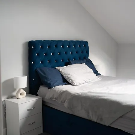 The Luxe By Viennese Aparts 2 Bedroom! *