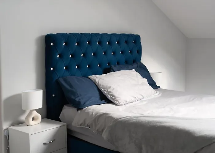 The Luxe By Viennese Aparts 2 Bedroom! *